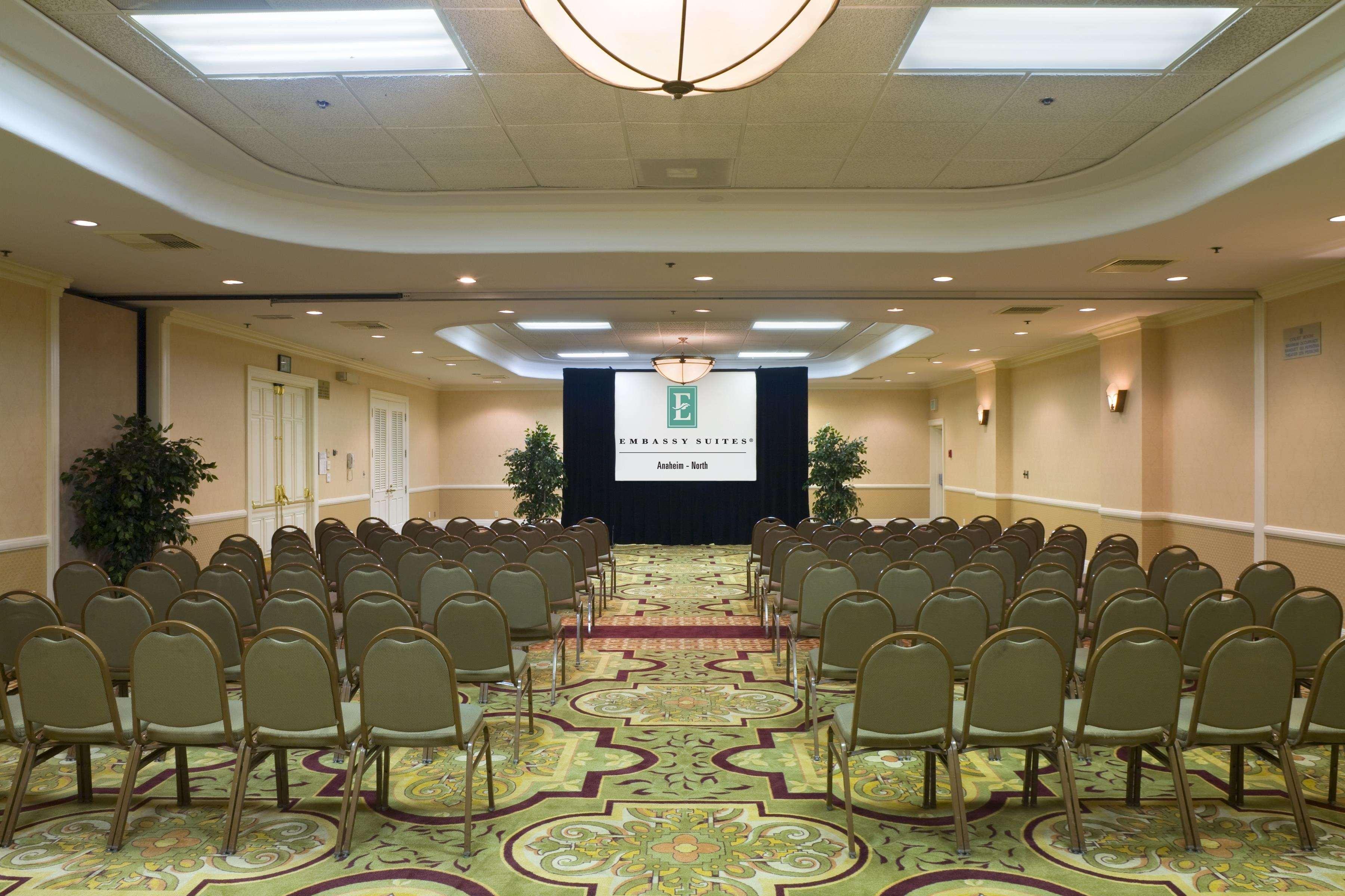 Embassy Suites By Hilton Anaheim North Экстерьер фото