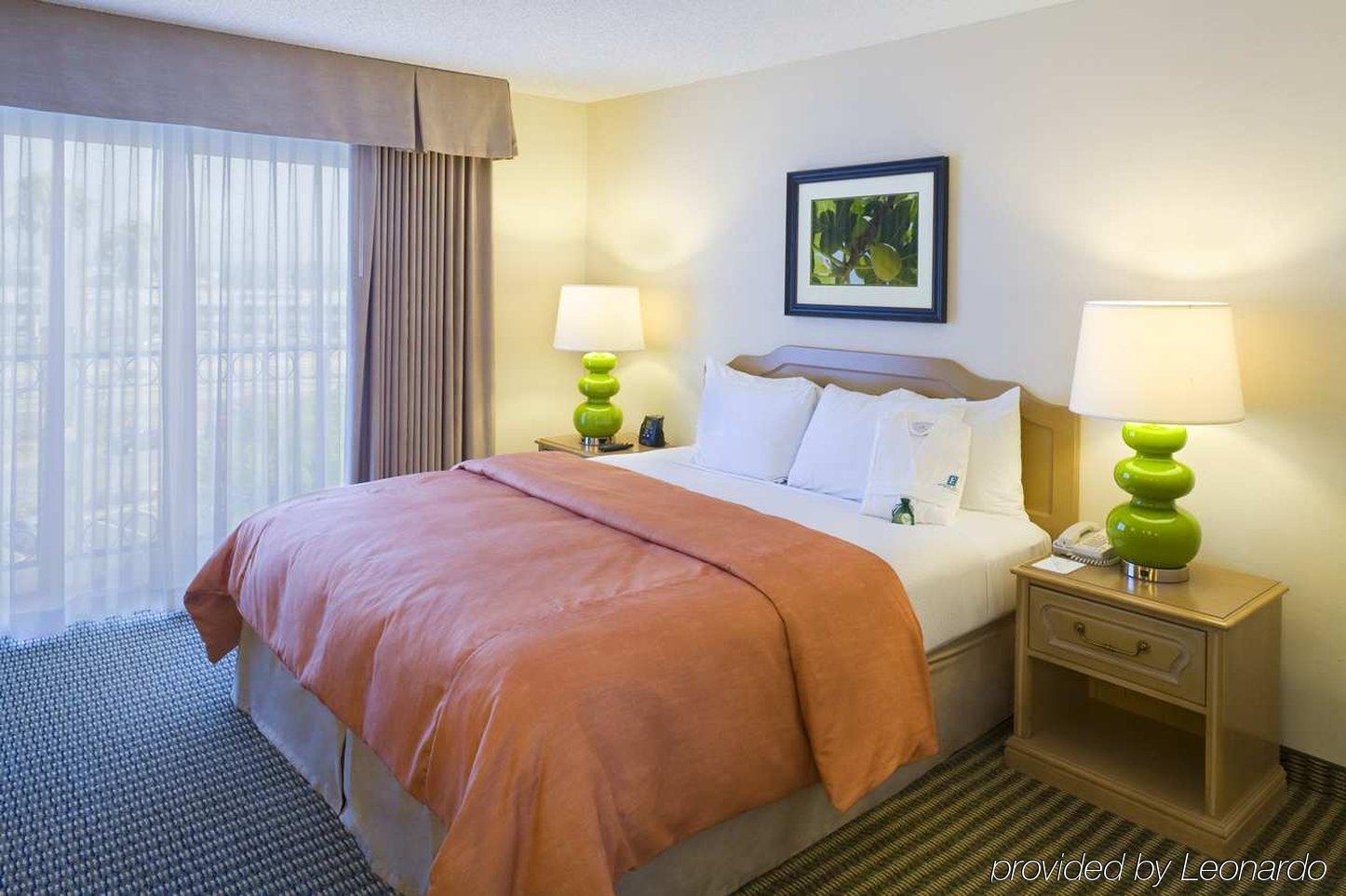 Embassy Suites By Hilton Anaheim North Номер фото