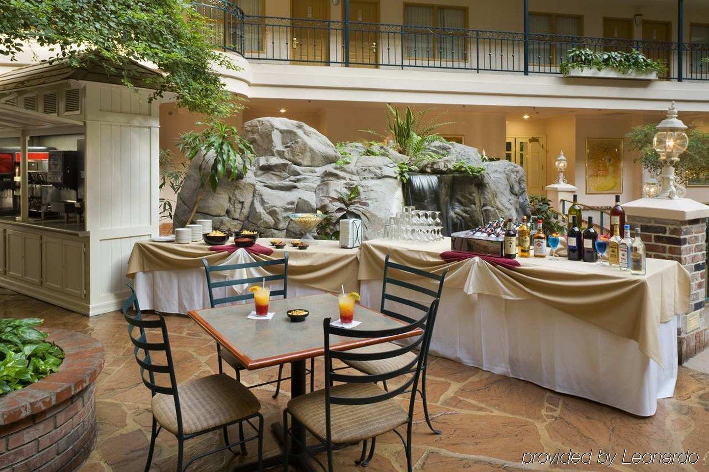 Embassy Suites By Hilton Anaheim North Ресторан фото